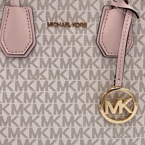MICHAEL KORS MERCER MEDIUM MESSENGER POWDER BLUSH - Picture 9 of 16